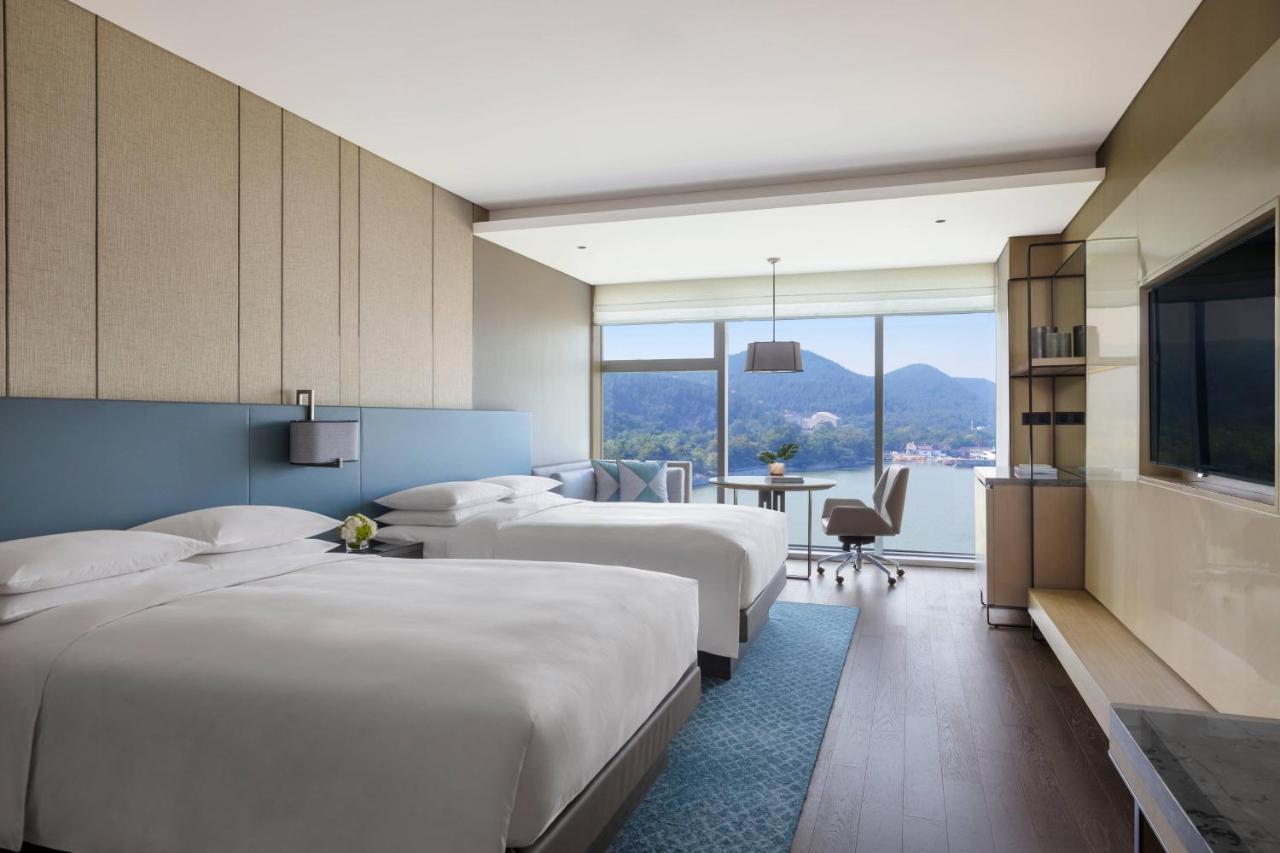 Xuzhou Marriott Hotel Lakeview Exterior photo