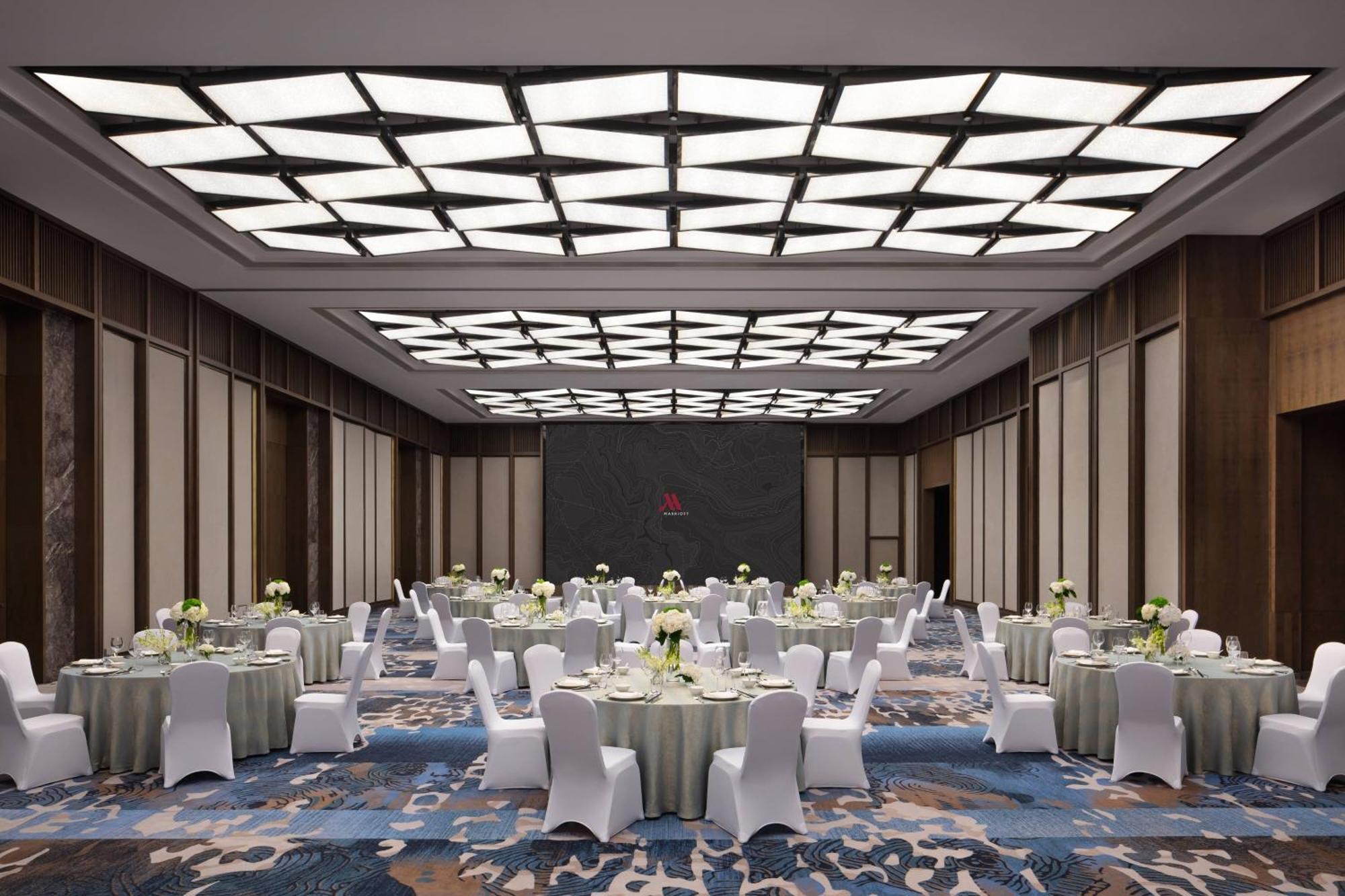Xuzhou Marriott Hotel Lakeview Exterior photo