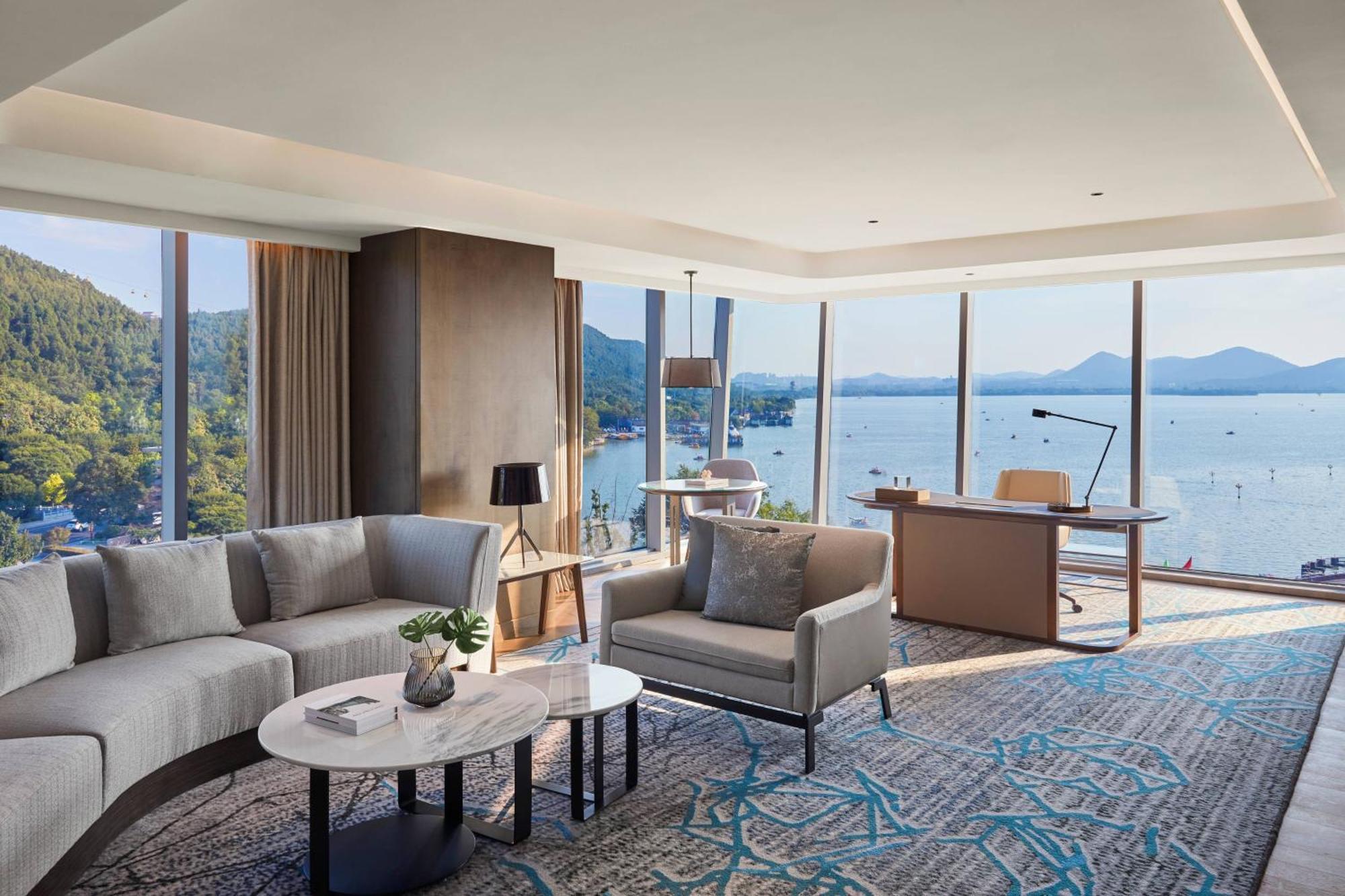 Xuzhou Marriott Hotel Lakeview Exterior photo