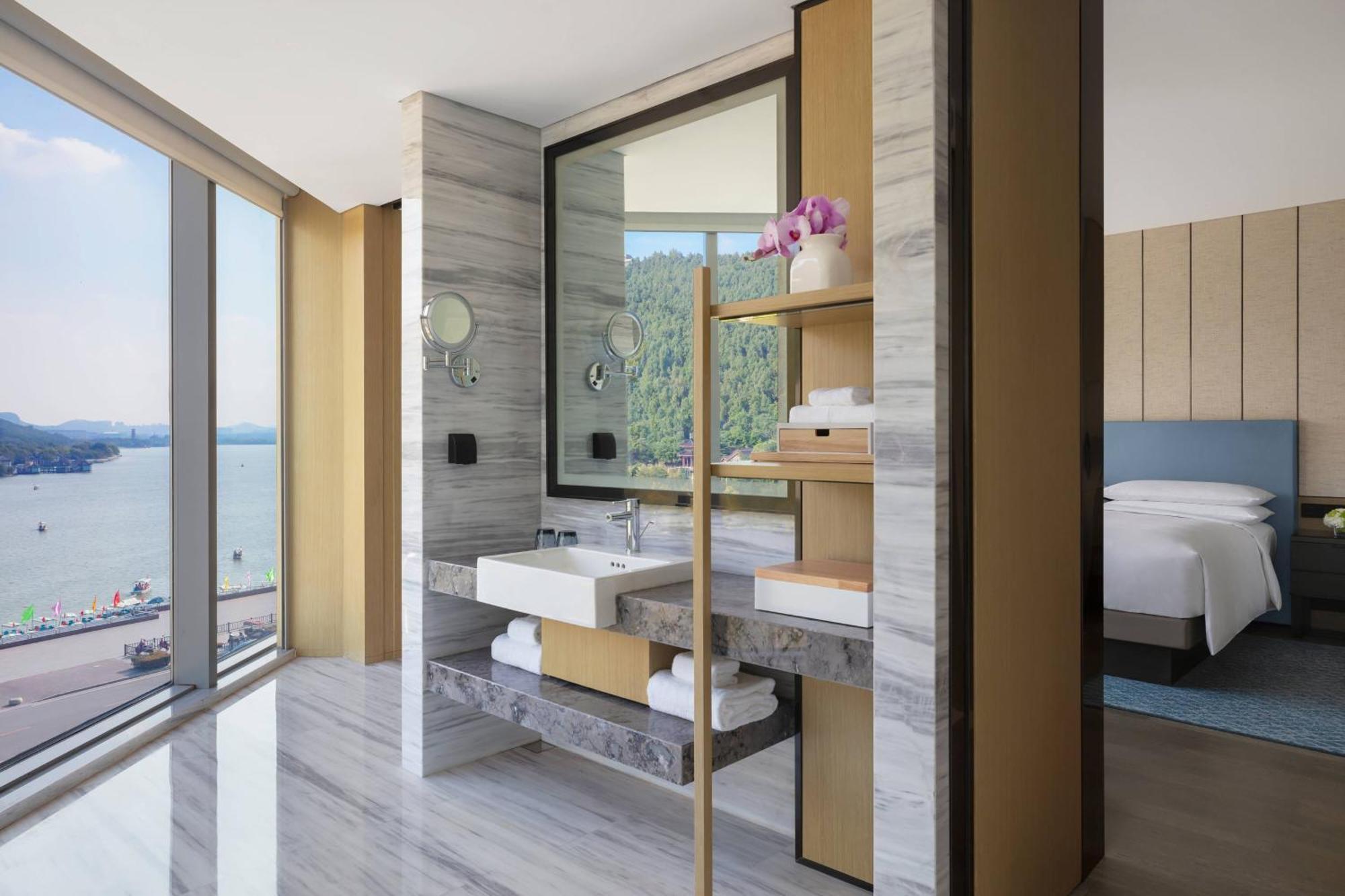 Xuzhou Marriott Hotel Lakeview Exterior photo