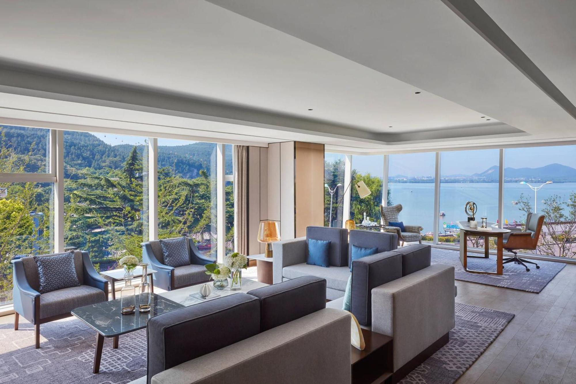 Xuzhou Marriott Hotel Lakeview Exterior photo